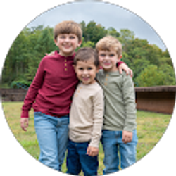 Profile photo of Carrie Robertson