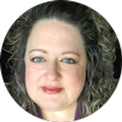 Profile photo of Leah Hamilton Slider