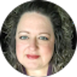 Profile photo of Leah Hamilton Slider