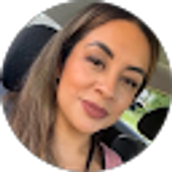 Profile photo of Elvira Urbina