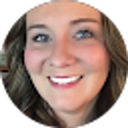 Profile photo of Sara Deveny