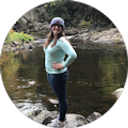 Profile photo of Ellie Leabch