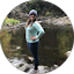 Profile photo of Ellie Leabch