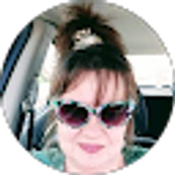 Profile photo of Shellie Jones