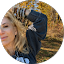 Profile photo of Mandy Acone