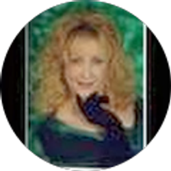 Profile photo of Emilie Lorenzi