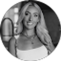 Profile photo of Danielle Schramm