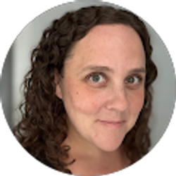 Profile photo of Lauren McCullough