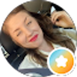 Profile photo of Lauryn Hollingsworth