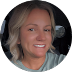 Profile photo of Laura-Beth Davis