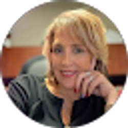 Profile photo of Michelle Lowder