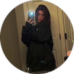 Profile photo of Kaitlyn Holcombe