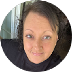 Profile photo of Amanda Sterling