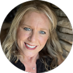 Profile photo of Stephanie Lipski