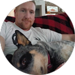 Profile photo of Dustin Leonard