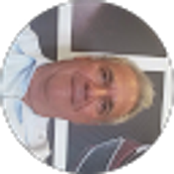 Profile photo of Eduardo Uribe