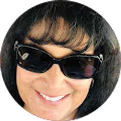 Profile photo of Kellie Woyak