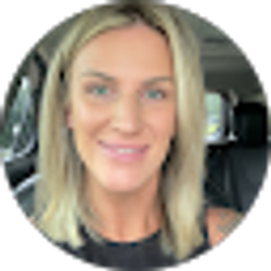 Profile photo of Laura Beans