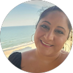 Profile photo of Rebecca Youssef