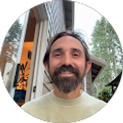 Profile photo of Derek Macias