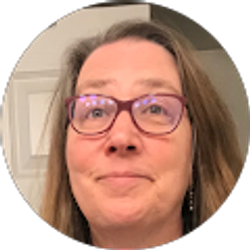 Profile photo of Lesley Pfeifer