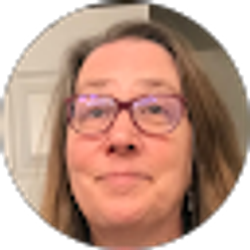 Profile photo of Lesley Pfeifer