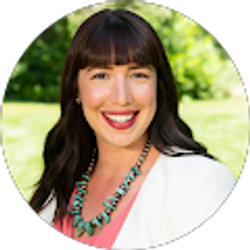 Profile photo of Sara Jess