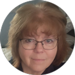 Profile photo of Tracey Hall