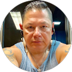 Profile photo of damian mora