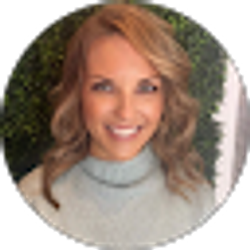 Profile photo of Lindsey Weeden