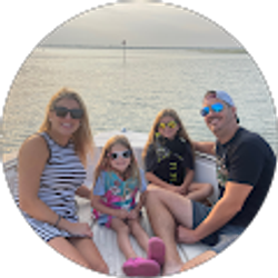 Profile photo of Kelly Douglass