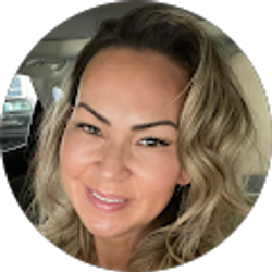 Profile photo of lyna nguyen