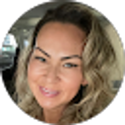 Profile photo of lyna nguyen