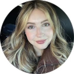 Profile photo of Zoe Thompson