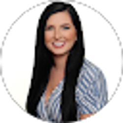 Profile photo of Stephanie Summers