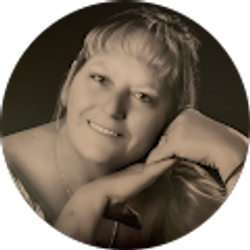 Profile photo of Melissa Haxton