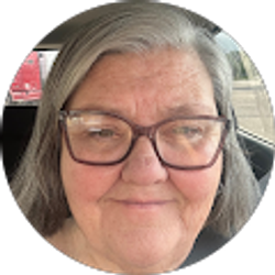 Profile photo of Wendy Stinnett