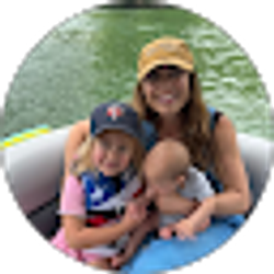 Profile photo of Nicole Holle