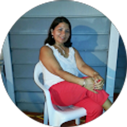 Profile photo of Ana Flores
