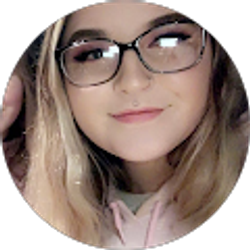 Profile photo of Naomi Elliott