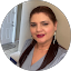 Profile photo of Alexandra Dugarte