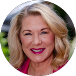 Profile photo of Kelli Swanson Jaecks