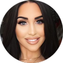 Profile photo of Chelsey Davenport