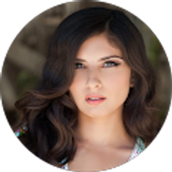 Profile photo of Danielle Flores