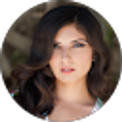 Profile photo of Danielle Flores