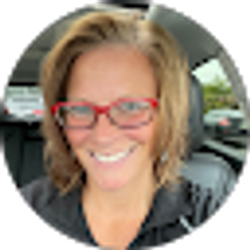 Profile photo of Tara Yeater