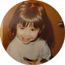 Profile photo of Holly Kazmer