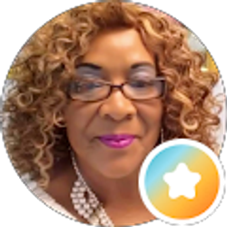 Profile photo of Carolyn Straughn