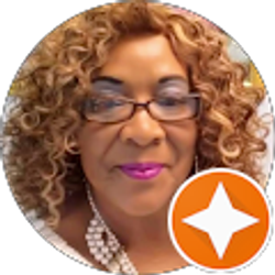 Profile photo of Carolyn Straughn