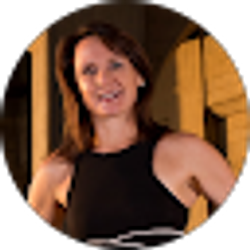 Profile photo of Holly Hansen